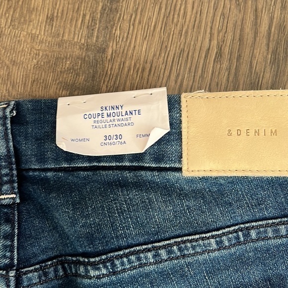 H&M NWT skinny regular waist tall dark wash jeans 30/30 - Picture 9 of 9